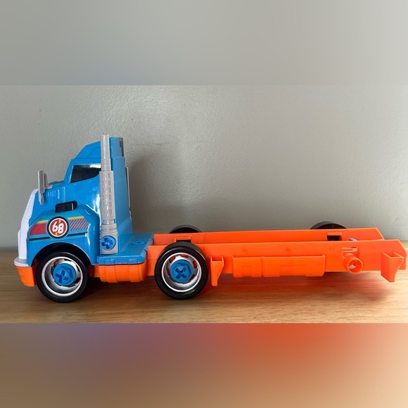 Hot Wheels tool kit truck toy - truck‎ only tool kit not included - Picture 3 of 7